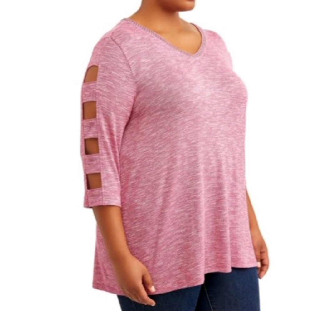 Plus Size V-Neck 3/4 Length Caged Sleeve Knit Top